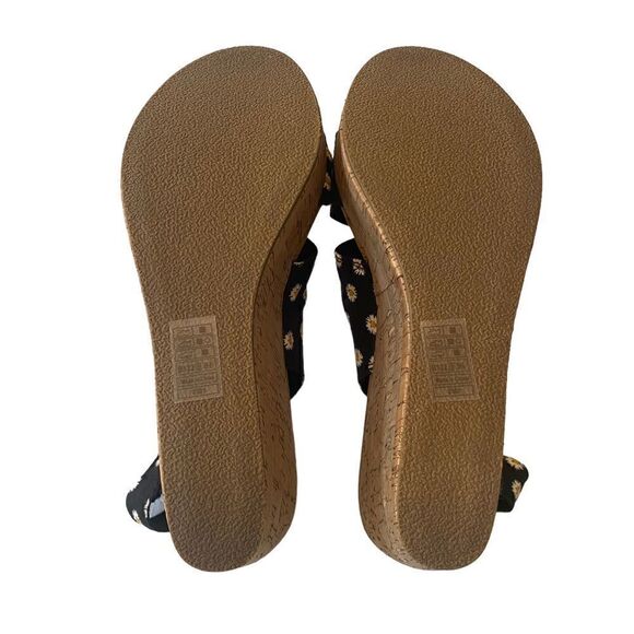 Blowfish Malibu Adorable Daisy Patterned Cloth Upper Cork Wedges in Sz. 9.5 - Picture 7 of 8